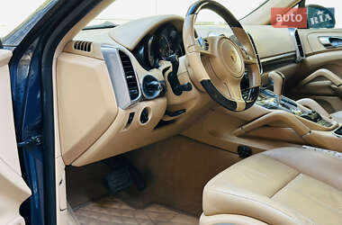Позашляховик / Кросовер Porsche Cayenne 2013 в 