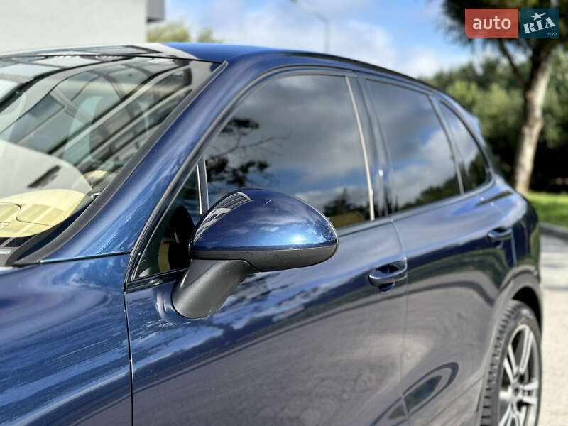 Внедорожник / Кроссовер Porsche Cayenne 2013 в Львове