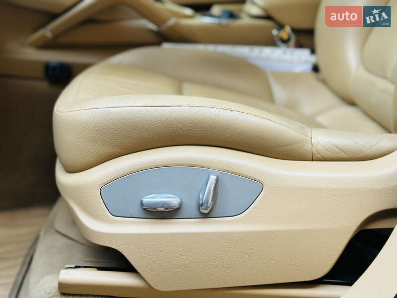 Внедорожник / Кроссовер Porsche Cayenne 2013 в Львове