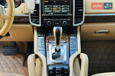 Позашляховик / Кросовер Porsche Cayenne 2013 в 