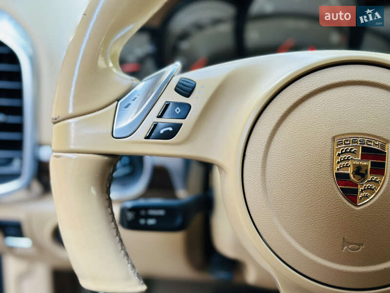 Внедорожник / Кроссовер Porsche Cayenne 2013 в Львове