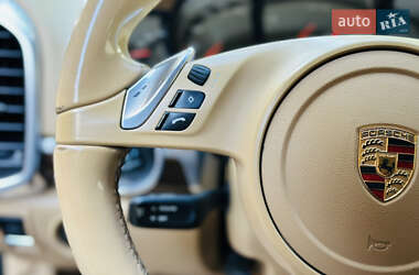 Позашляховик / Кросовер Porsche Cayenne 2013 в 