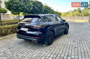 Внедорожник / Кроссовер Porsche Cayenne 2020 в 