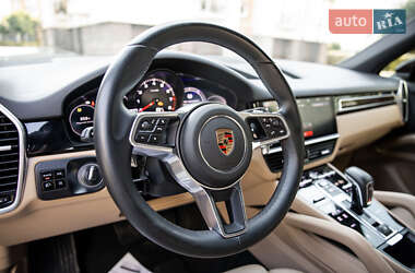 Внедорожник / Кроссовер Porsche Cayenne 2020 в 