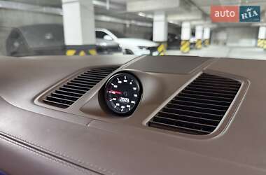 Позашляховик / Кросовер Porsche Cayenne 2019 в 
