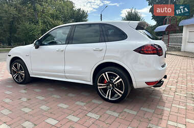 Внедорожник / Кроссовер Porsche Cayenne 2014 в 