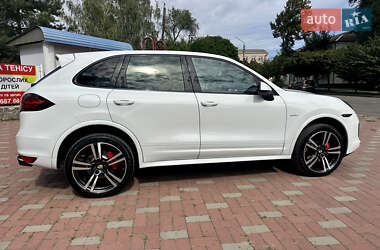 Внедорожник / Кроссовер Porsche Cayenne 2014 в 
