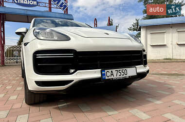 Внедорожник / Кроссовер Porsche Cayenne 2014 в 