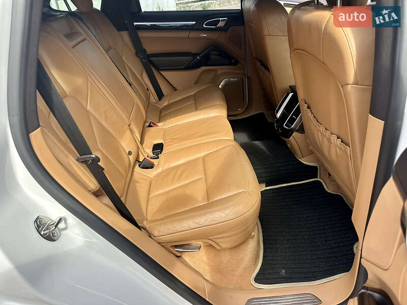 Позашляховик / Кросовер Porsche Cayenne 2014 в Умані