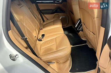 Внедорожник / Кроссовер Porsche Cayenne 2014 в 