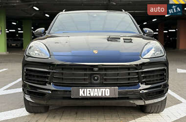 Внедорожник / Кроссовер Porsche Cayenne 2021 в 