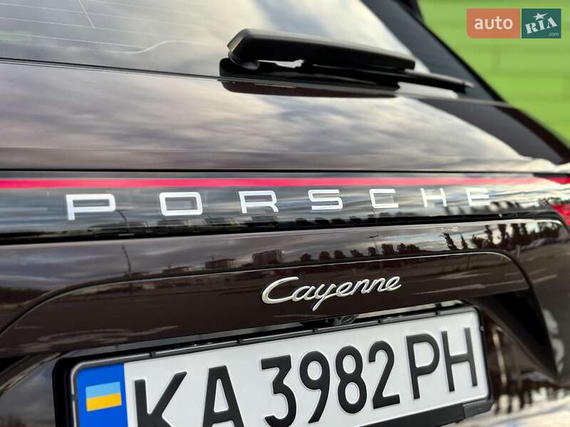Позашляховик / Кросовер Porsche Cayenne 2018 в Києві