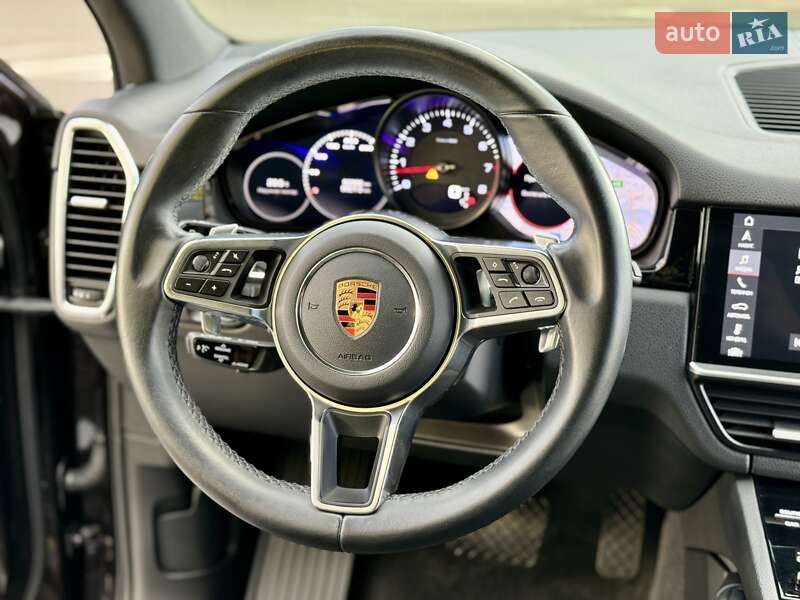 Позашляховик / Кросовер Porsche Cayenne 2018 в Києві