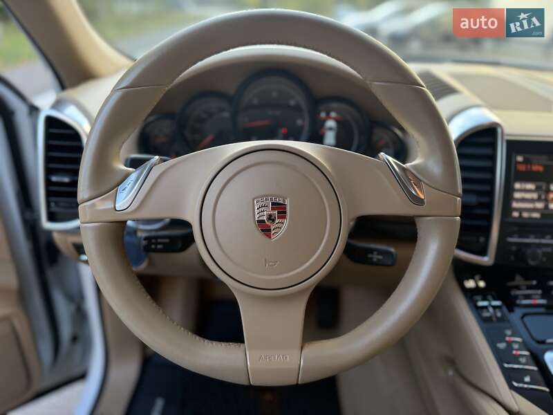 Позашляховик / Кросовер Porsche Cayenne 2012 в Дніпрі