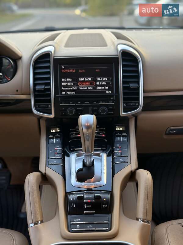 Позашляховик / Кросовер Porsche Cayenne 2012 в Дніпрі