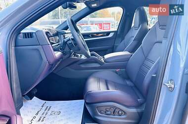 Позашляховик / Кросовер Porsche Cayenne 2024 в 