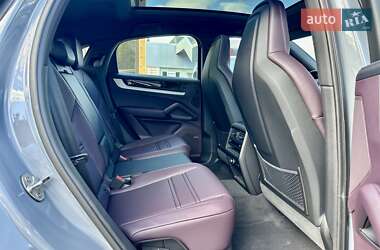 Позашляховик / Кросовер Porsche Cayenne 2024 в 
