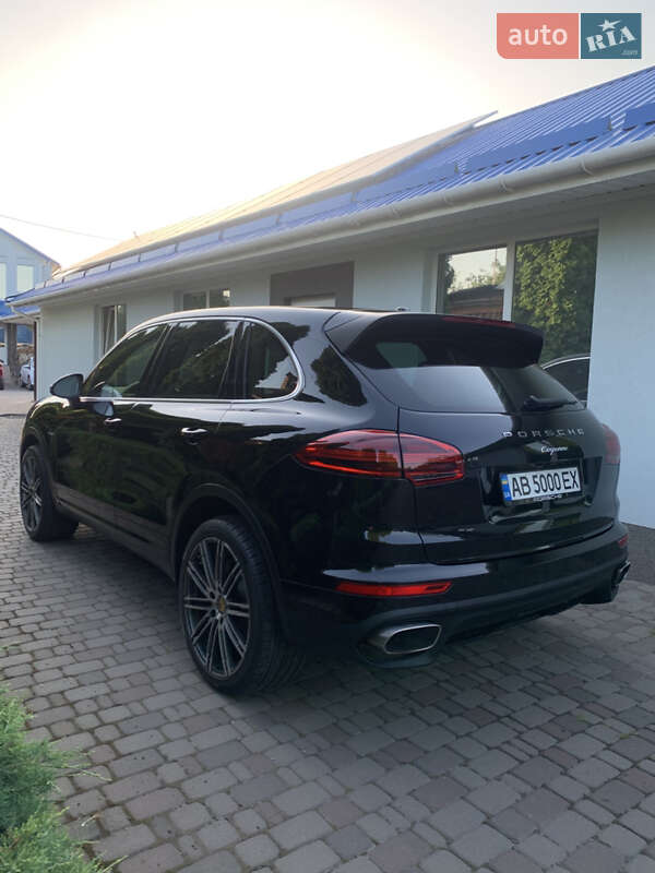 Позашляховик / Кросовер Porsche Cayenne 2016 в Вінниці