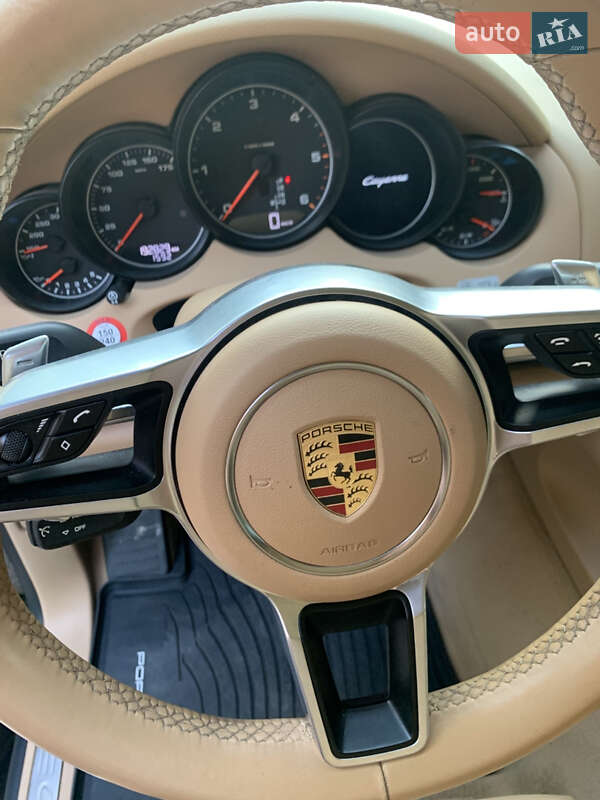 Позашляховик / Кросовер Porsche Cayenne 2016 в Вінниці