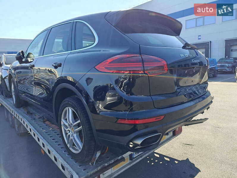 Позашляховик / Кросовер Porsche Cayenne 2016 в Вінниці
