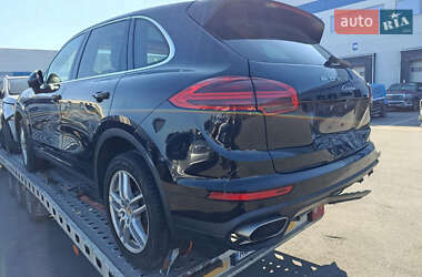 Внедорожник / Кроссовер Porsche Cayenne 2016 в 