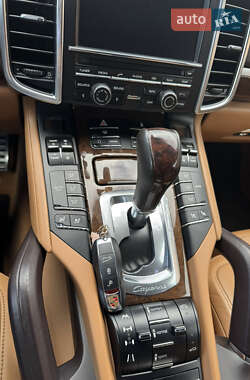 Внедорожник / Кроссовер Porsche Cayenne 2013 в 