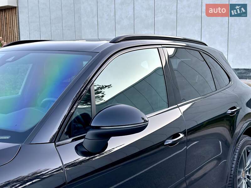 Внедорожник / Кроссовер Porsche Cayenne 2017 в Киеве
