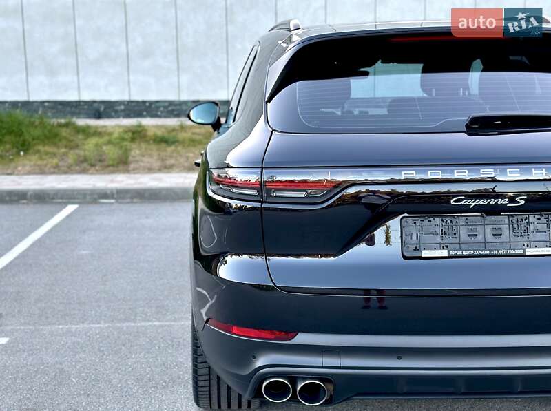 Внедорожник / Кроссовер Porsche Cayenne 2017 в Киеве