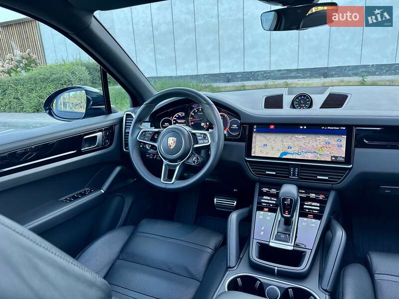 Внедорожник / Кроссовер Porsche Cayenne 2017 в Киеве