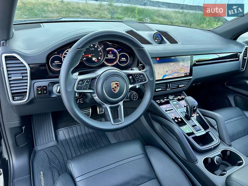 Внедорожник / Кроссовер Porsche Cayenne 2017 в Киеве