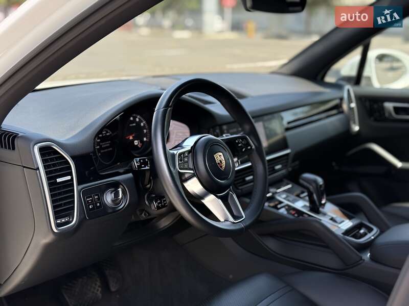 Позашляховик / Кросовер Porsche Cayenne 2017 в Одесі