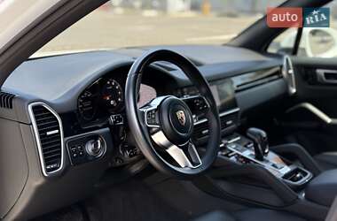 Позашляховик / Кросовер Porsche Cayenne 2017 в 