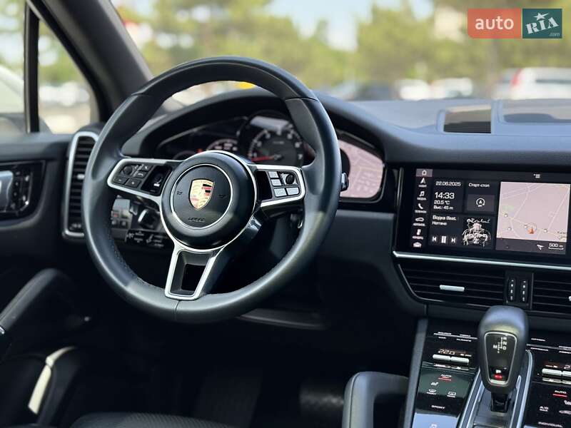 Позашляховик / Кросовер Porsche Cayenne 2017 в Одесі