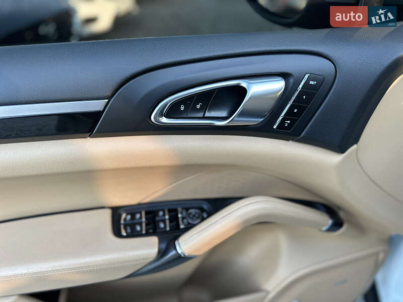 Внедорожник / Кроссовер Porsche Cayenne 2014 в Ивано-Франковске