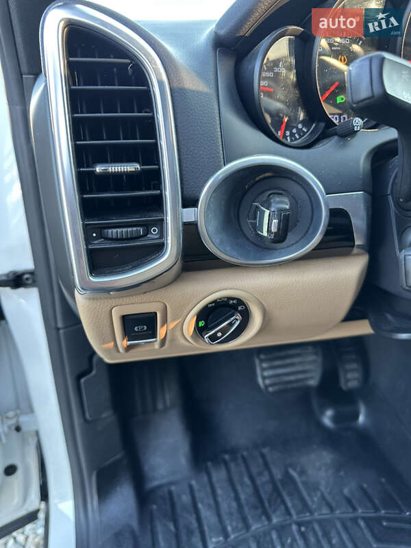 Внедорожник / Кроссовер Porsche Cayenne 2014 в Ивано-Франковске