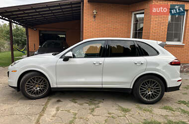 Внедорожник / Кроссовер Porsche Cayenne 2017 в 