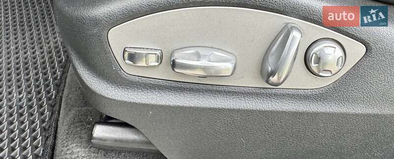 Внедорожник / Кроссовер Porsche Cayenne 2011 в Киеве