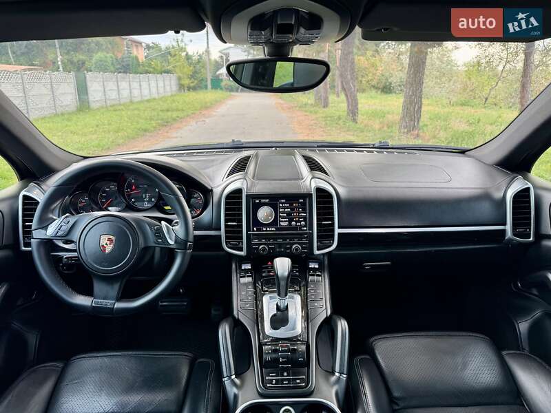 Внедорожник / Кроссовер Porsche Cayenne 2011 в Киеве