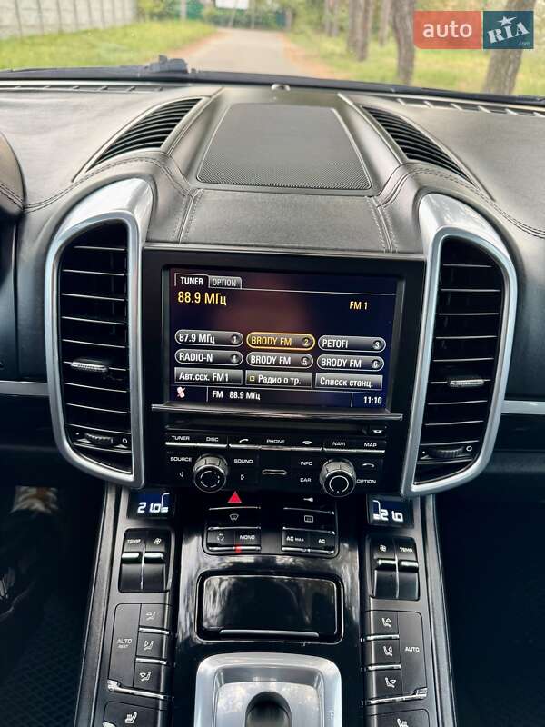 Внедорожник / Кроссовер Porsche Cayenne 2011 в Киеве
