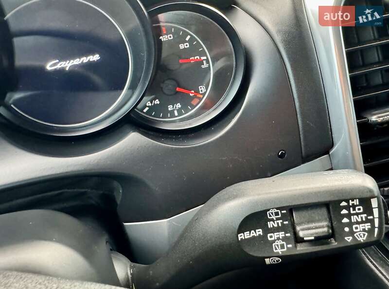 Внедорожник / Кроссовер Porsche Cayenne 2011 в Киеве