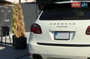 Внедорожник / Кроссовер Porsche Cayenne 2011 в 