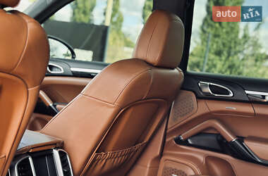 Внедорожник / Кроссовер Porsche Cayenne 2017 в 