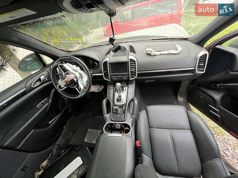 Позашляховик / Кросовер Porsche Cayenne 2015 в Львові