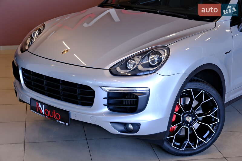Внедорожник / Кроссовер Porsche Cayenne 2015 в Одессе