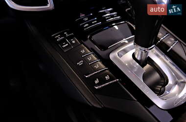 Позашляховик / Кросовер Porsche Cayenne 2015 в 