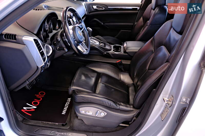 Внедорожник / Кроссовер Porsche Cayenne 2015 в Одессе