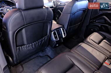 Позашляховик / Кросовер Porsche Cayenne 2015 в 