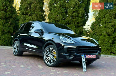 Внедорожник / Кроссовер Porsche Cayenne 2015 в Тернополе