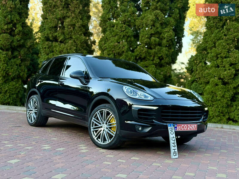 Позашляховик / Кросовер Porsche Cayenne 2015 в 