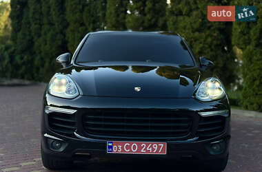 Позашляховик / Кросовер Porsche Cayenne 2015 в 